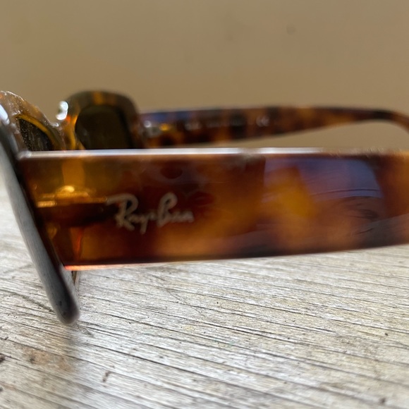 Ray-Ban Sunglasses - Picture 6 of 7